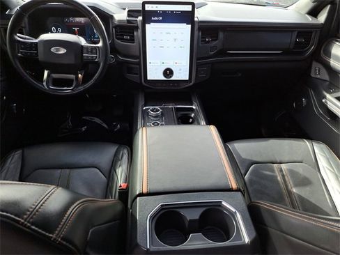 Certified 2022 Ford Expedition Max Platinum image 10