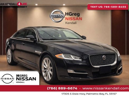 Used 2016 Jaguar XJ L Portfolio RWD image 1
