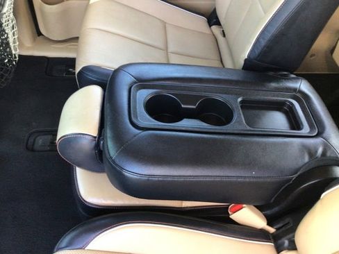 Used 2015 Kia Sedona SX FWD image 42