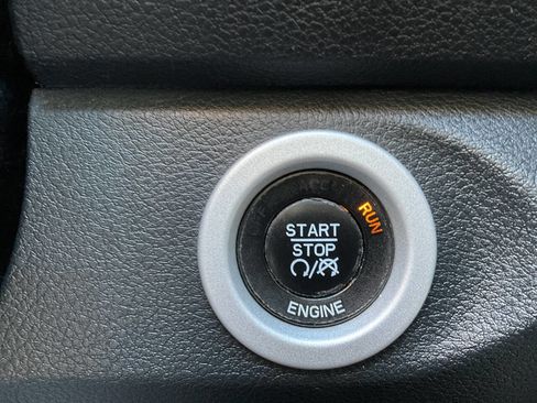 Used 2016 RAM 1500 Laramie w/ Convenience Group image 39