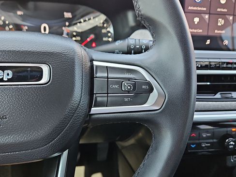 Used 2024 Jeep Compass Latitude AWD/4WD image 19