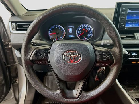Used 2022 Toyota RAV4 LE FWD image 9