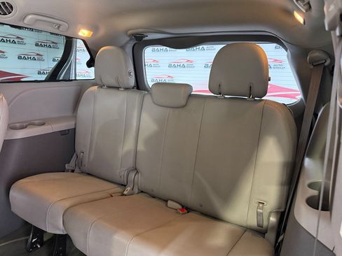 Used 2017 Toyota Sienna XLE w/ XLE Navigation Package AWD/4WD image 40