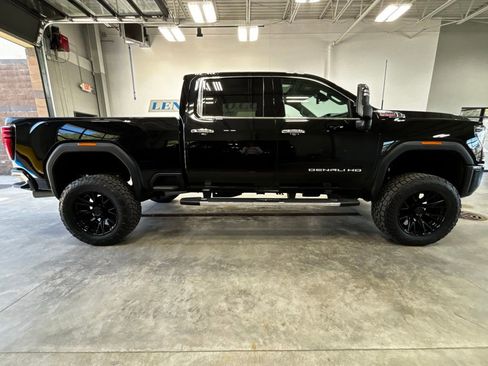 Used 2024 GMC Sierra 2500 Denali w/ Denali Reserve Package image 8