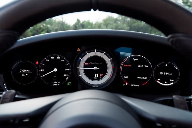 Used 2022 Porsche 911 Turbo S AWD/4WD image 34