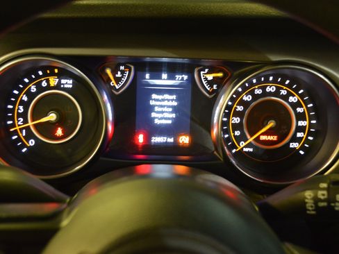 Used 2021 Jeep Wrangler Sport AWD/4WD image 17