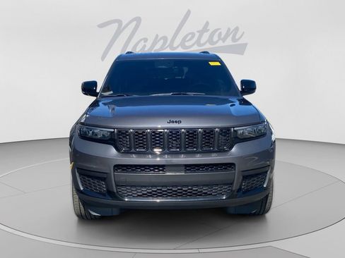 Used 2025 Jeep Grand Cherokee L Altitude AWD/4WD image 9
