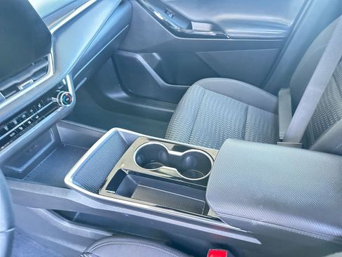 Used 2025 Chevrolet Equinox LT image 41