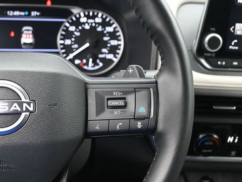 Used 2025 Nissan Rogue SV AWD/4WD image 14