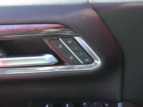 Used 2024 Chevrolet Silverado 2500 LTZ w/ LTZ Convenience Package image 41