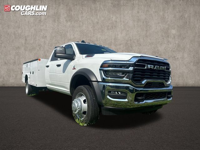 New 2026 RAM 5500 Tradesman w/ Chrome Appearance Group AWD/4WD 360° Tour
