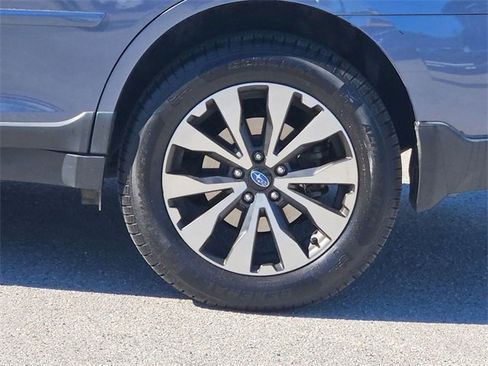 Used 2016 Subaru Outback 3.6R Limited image 32