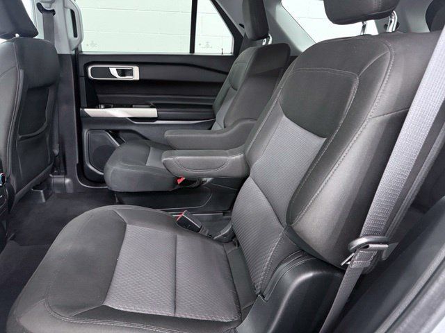 Used 2022 Ford Explorer XLT w/ Class IV Trailer Tow Package RWD image 21