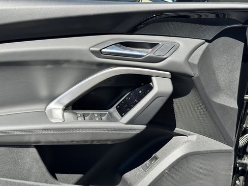 Certified 2025 Audi Q5 Premium w/ Convenience Package AWD/4WD image 13