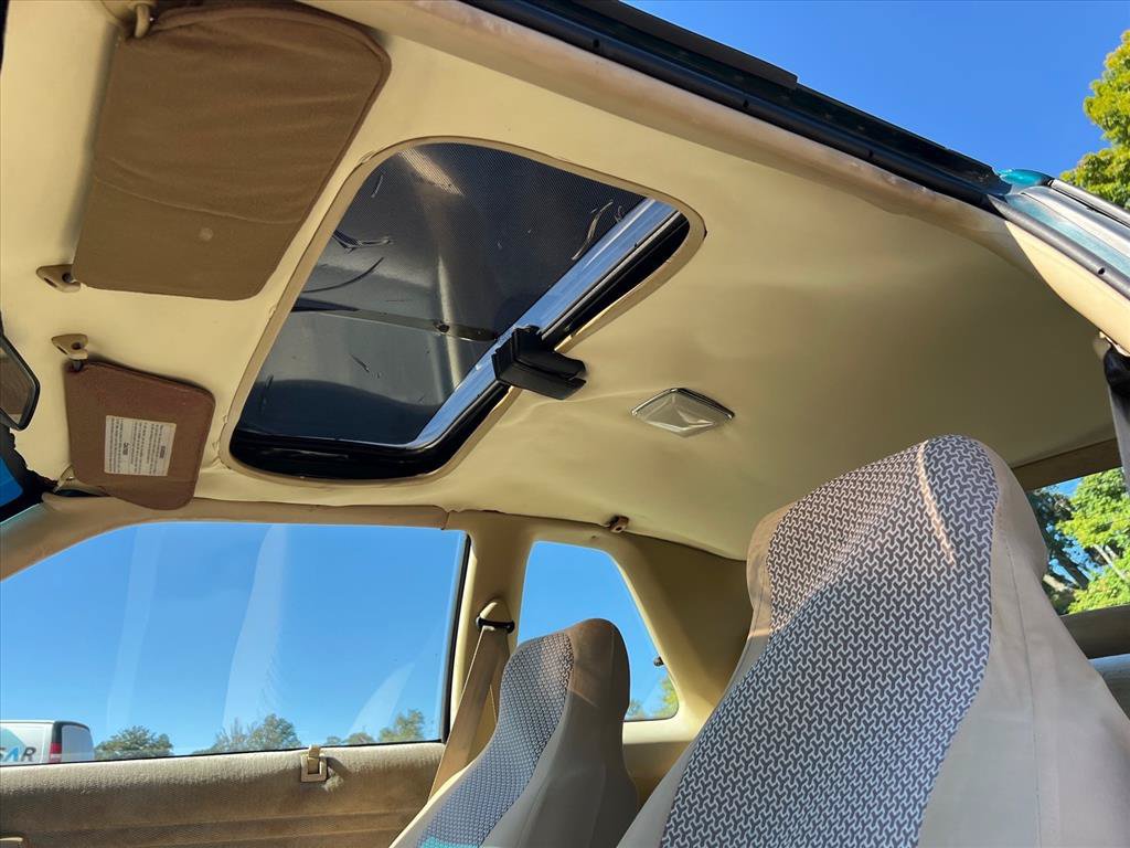 Used 1993 Dodge Shadow ES FWD image 13