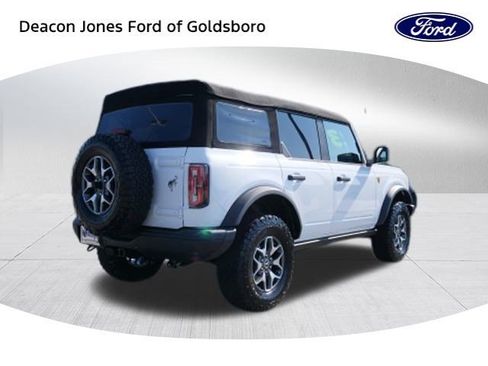 Used 2023 Ford Bronco Badlands image 3