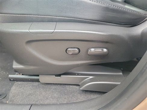 Used 2019 Buick Encore Sport Touring image 17