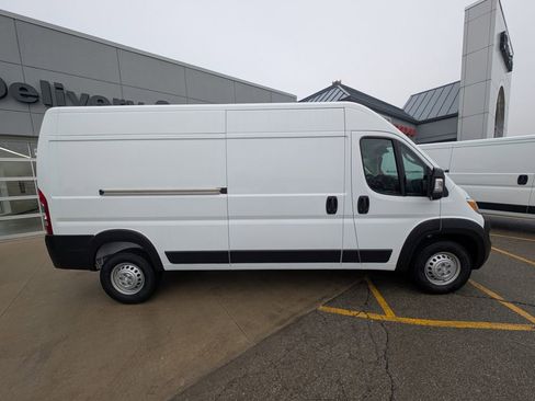 New 2026 RAM ProMaster 2500 w/ Convenience Group image 5