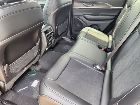 New 2026 Jeep Grand Cherokee Altitude RWD image 19