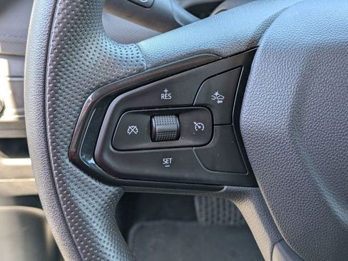 Used 2025 Chevrolet TrailBlazer LT AWD/4WD image 17