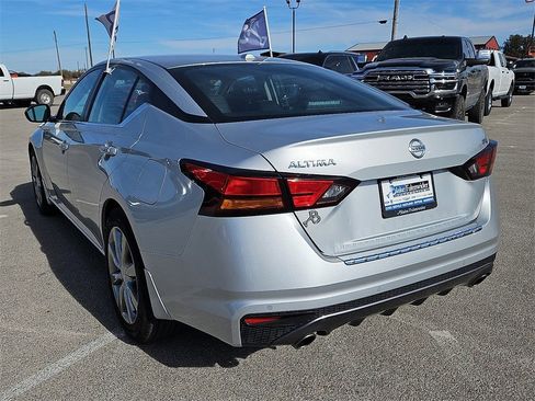 Used 2022 Nissan Altima 2.5 SR image 4