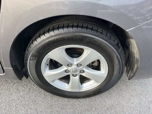Used 2015 Toyota Sienna L image 27