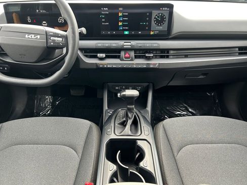 Used 2025 Kia K4 LXS image 12