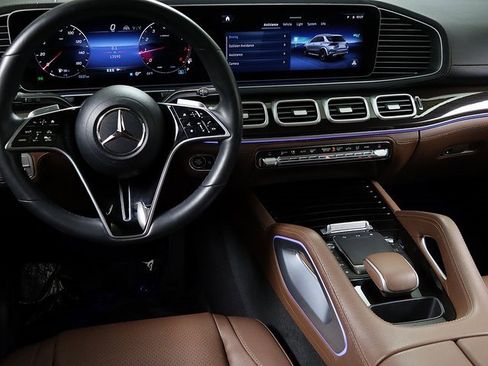 Used 2024 Mercedes-Benz GLE 350 4MATIC w/ Driver Assistance Package image 16