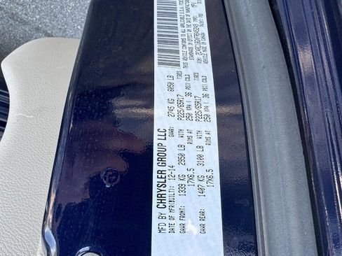 Used 2015 Chrysler Town & Country Touring FWD image 49