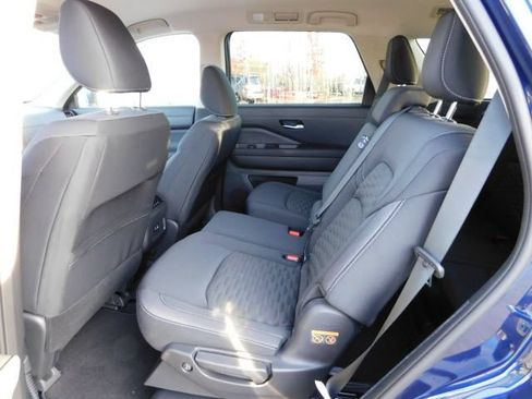 Certified 2022 Nissan Pathfinder S FWD image 6