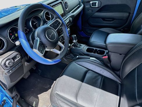 Used 2023 Jeep Wrangler Unlimited Sahara AWD/4WD image 25