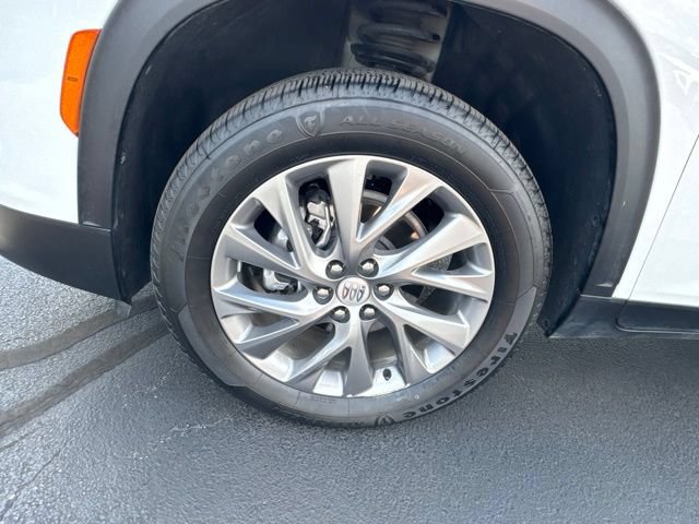 Used 2025 Buick Enclave Preferred AWD/4WD image 27