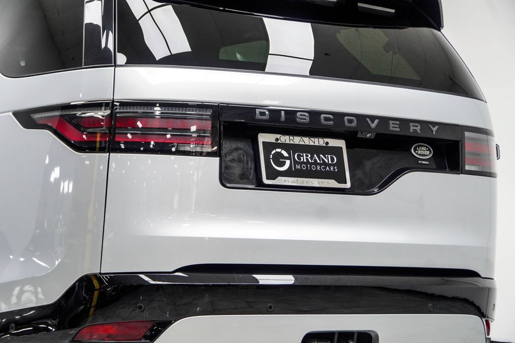 Used 2023 Land Rover Discovery HSE R-Dynamic AWD/4WD image 15