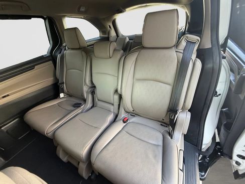 Used 2021 Honda Odyssey Elite image 15