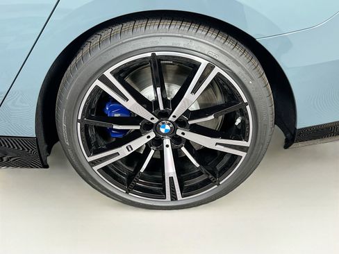 New 2026 BMW 550e xDrive w/ Executive Package image 34