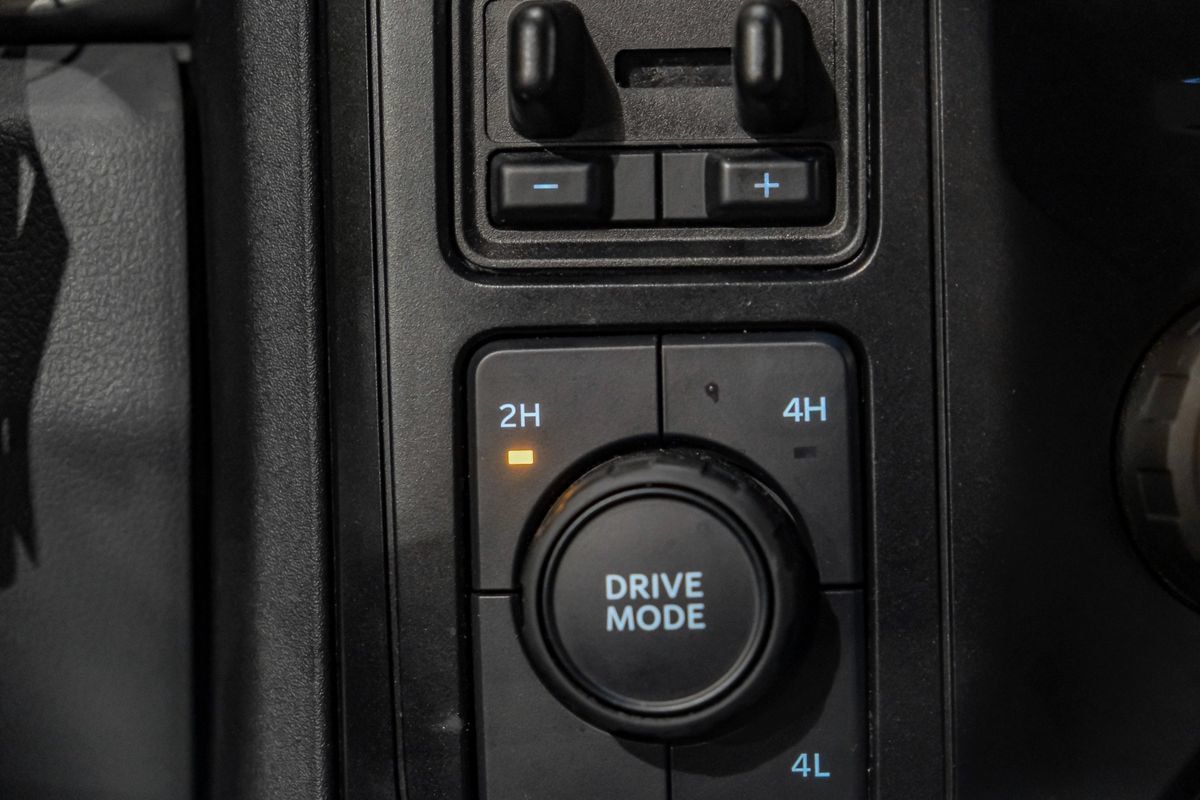 Used 2025 Ford F350 XL AWD/4WD image 26
