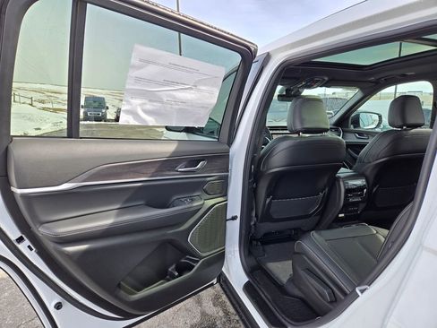 New 2026 Jeep Grand Cherokee L Limited image 25