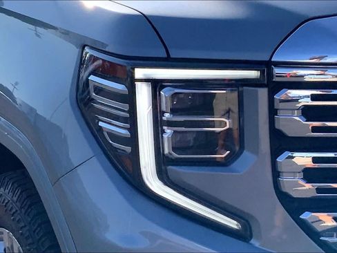 Used 2024 GMC Sierra 1500 Denali w/ Technology Package AWD/4WD image 28