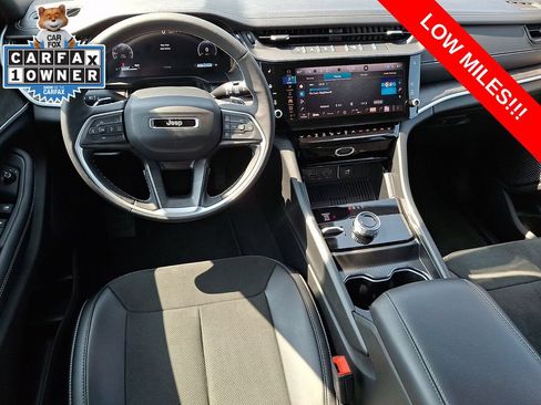 Used 2026 Jeep Grand Cherokee Altitude AWD/4WD image 11