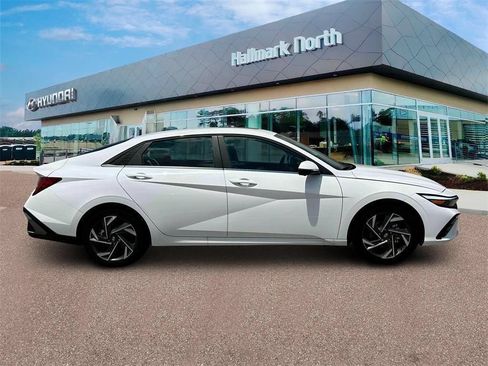 New 2025 Hyundai Elantra Limited FWD image 9