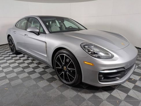 Certified 2023 Porsche Panamera Platinum Edition image 8
