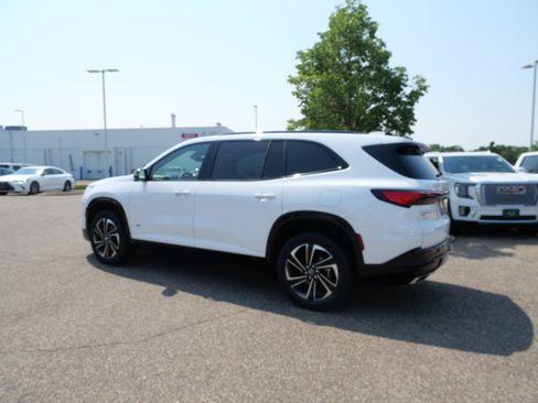 Used 2026 Buick Enclave Sport Touring w/ Power Package AWD/4WD image 2