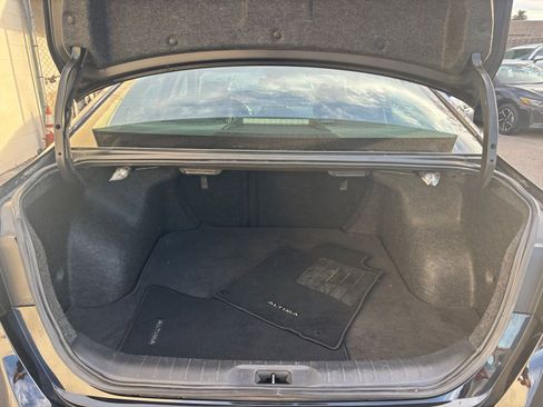 Used 2025 Nissan Altima 2.5 SV image 31