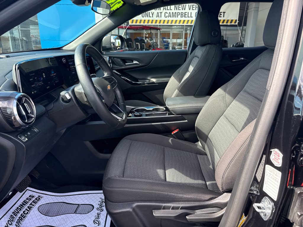Used 2026 Chevrolet Equinox LT FWD image 10