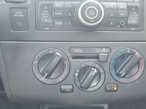 Used 2011 Nissan Versa 1.8 S w/ Plus Pkg FWD image 18