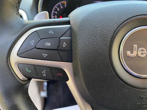 Used 2016 Jeep Grand Cherokee Laredo image 59