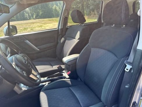 Used 2018 Subaru Forester 2.5i Premium AWD/4WD image 12