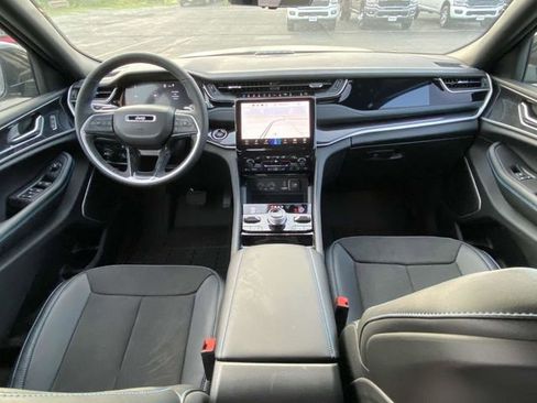 New 2023 Jeep Grand Cherokee Trailhawk w/ Luxury Tech Group III image 14