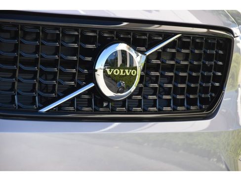 New 2026 Volvo XC40 B5 Plus w/ Protection Package Premier image 11