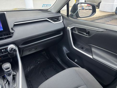 Used 2025 Toyota RAV4 LE image 31